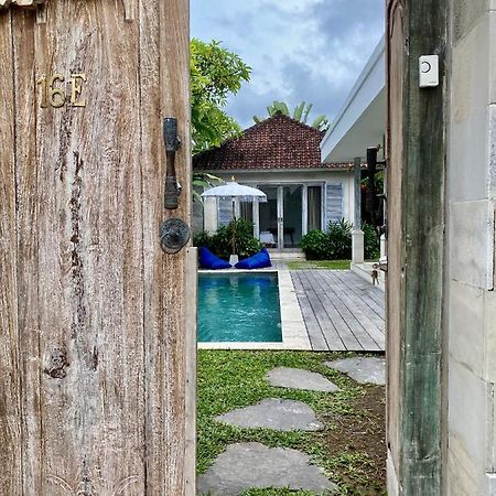 Villa Biru - 500M Batubelig Beach チャングー エクステリア 写真