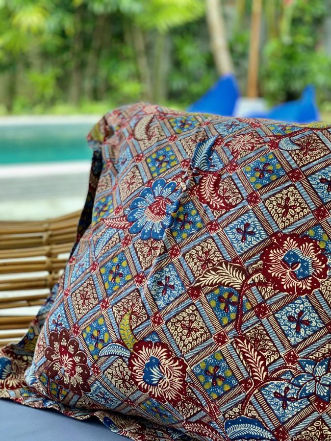 Villa Biru - 500M Batubelig Beach チャングー エクステリア 写真
